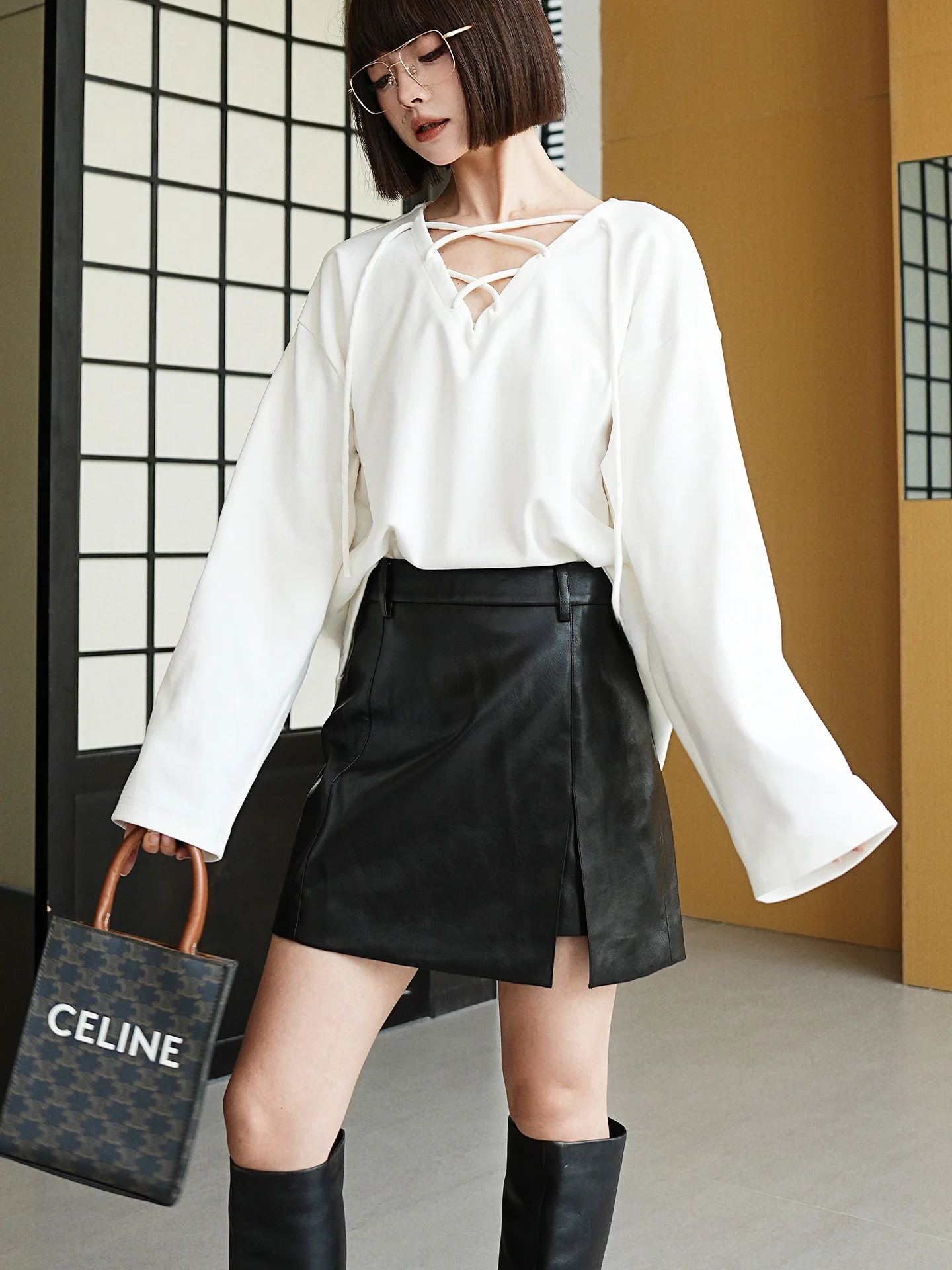 Retro High Waist A-Line Split Leather Skirt Slimming Fashionable Short Skirt Women's Autumn Season Polyester Fiber Zipper Clo...