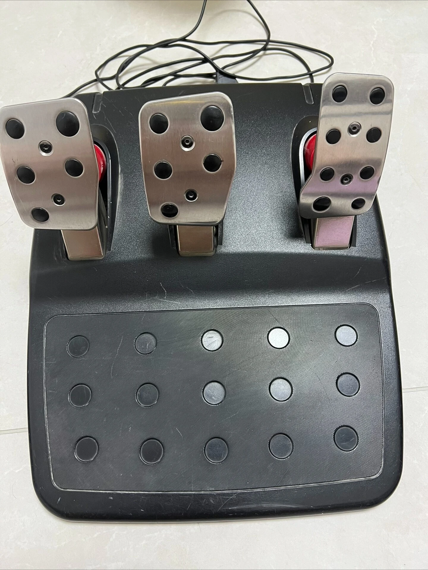 apply to Logitech G27 foot pedal with wire function is normal and suitable for racing simulation games