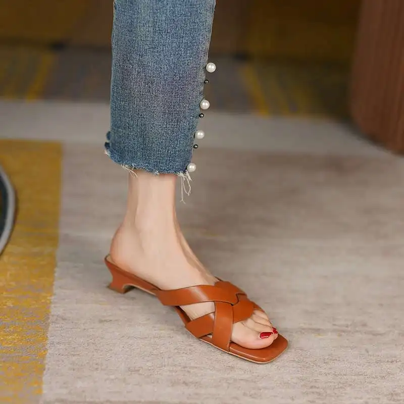 Krazing Pot Big Size Cow Leather Med Heels Mules Slip On Concise Slingback Summer Shoes Lazy Brand Solid Women Outside Slippers