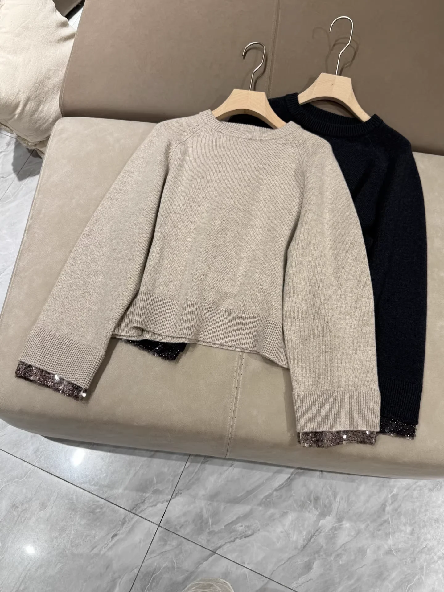 

Autumn Winter Women Pure Wool Sweater Sequined Embroidery Long Sleeve Round Neck Fashion Female Knitted Pullover
