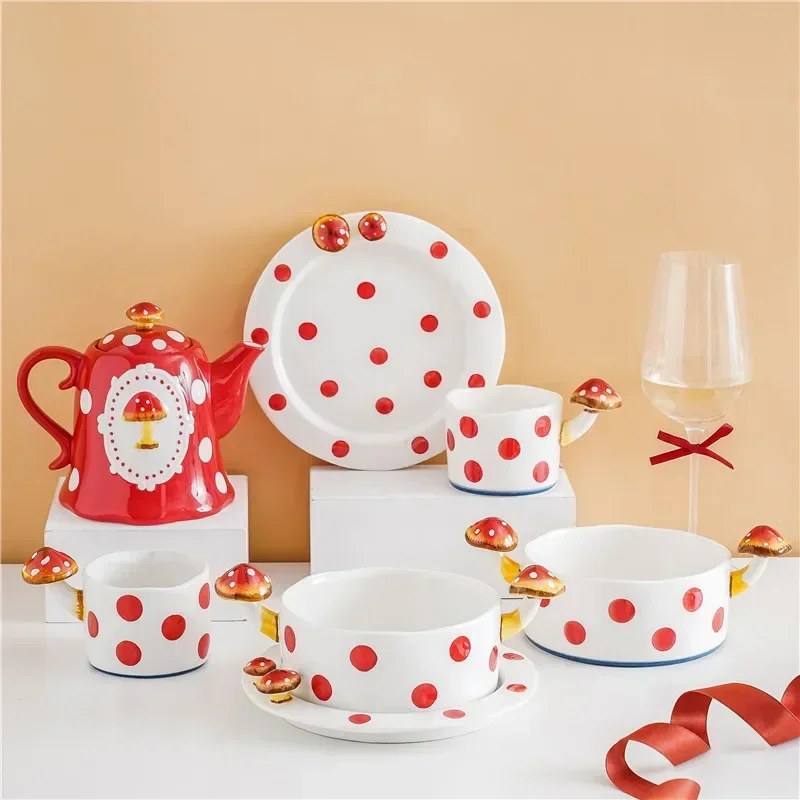 

4-color hand-painted mushroom cups, porcelain coffee milk cups, handmade tableware, family gatherings, decorative gifts