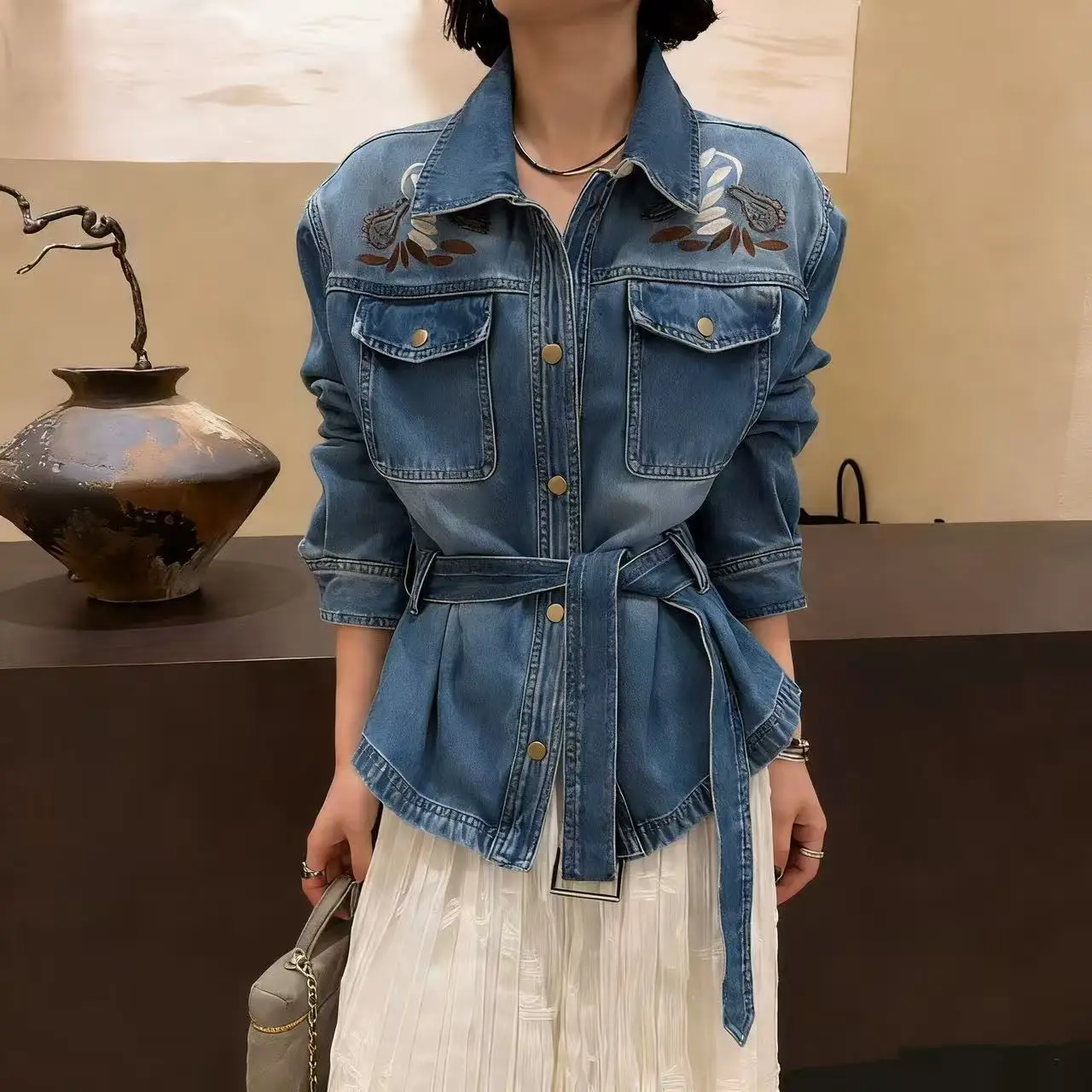 Korean version of fashionable age-reducing retro denim jacket 2026 spring new trend foreign casual versatile foreign style top