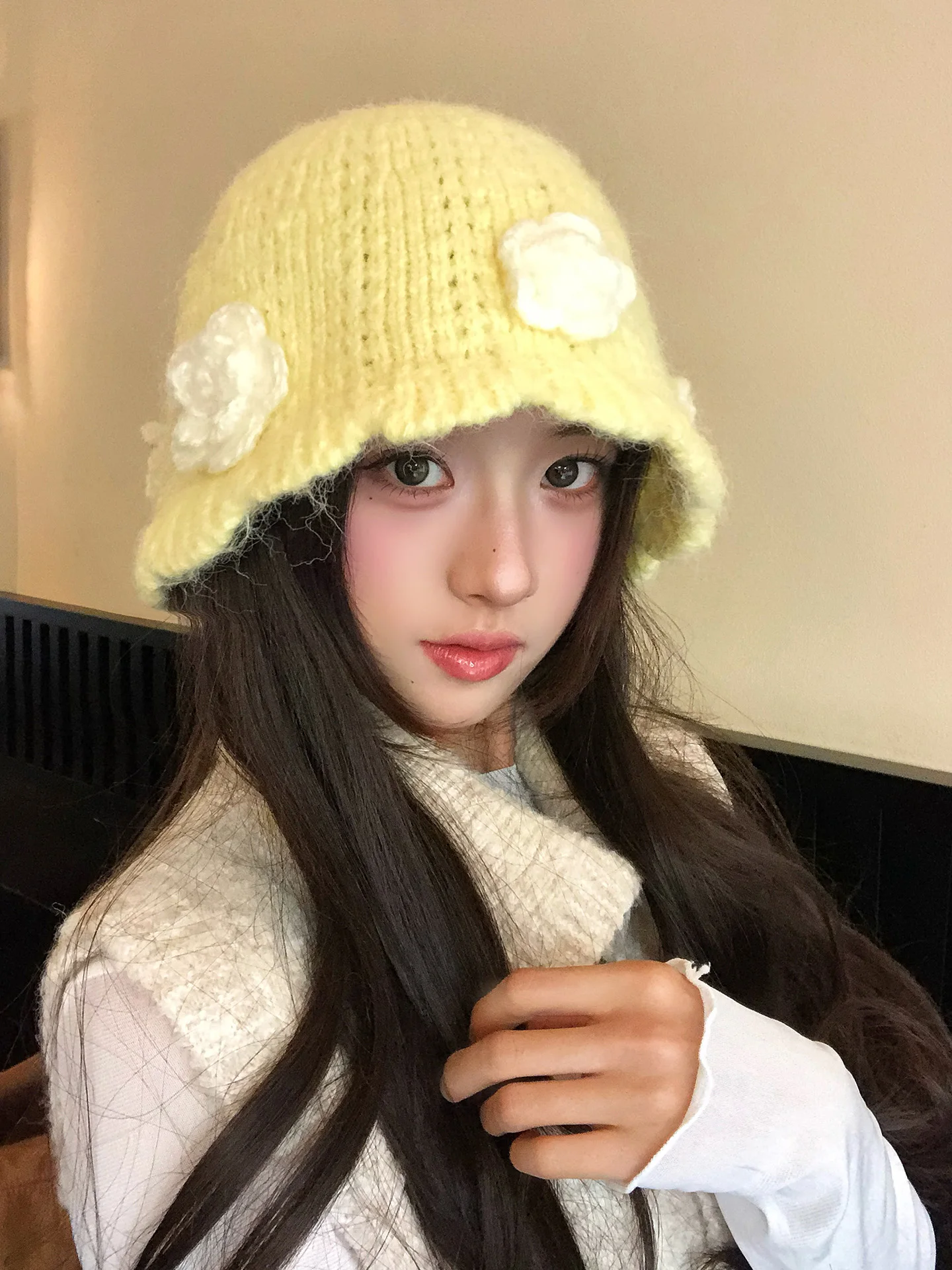 Korean Style Knitted Flower Hat Women's Autumn Winter New Warm Small Face Visual Effect Photography Cap Woolen Headwear