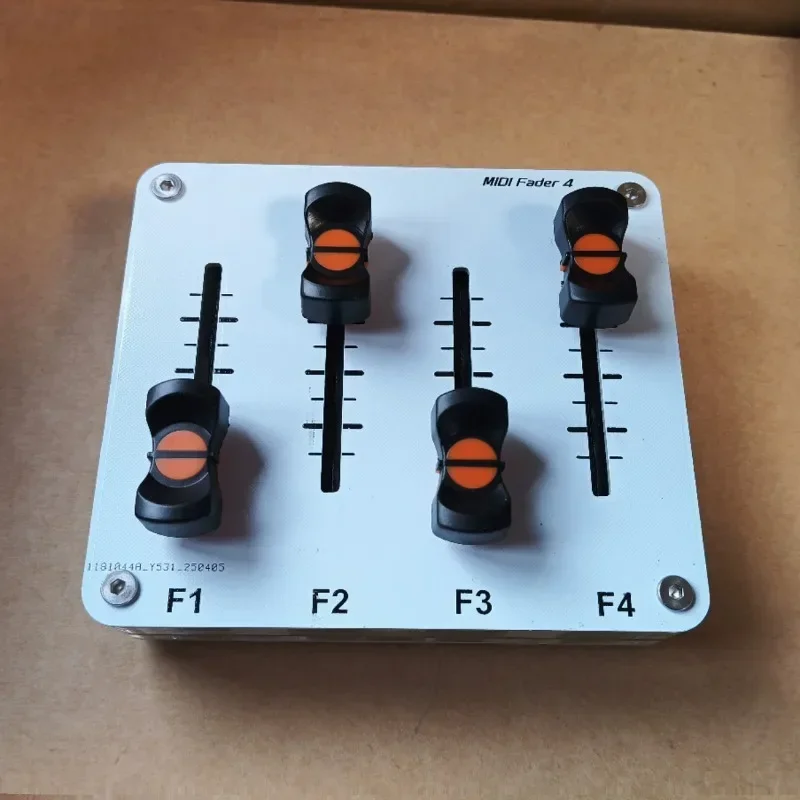 

4-канальный MIDI-толкатель 42 мм Фейдер Пользовательская информация CC USB-интерфейс Музыкальный хост Программное обеспечение Контроллер