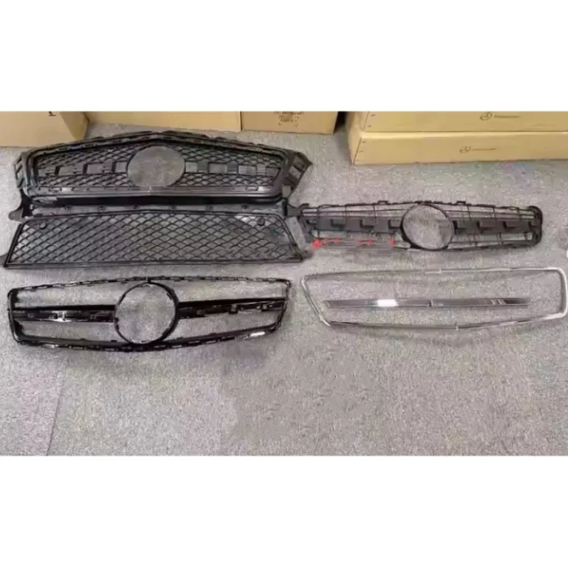 مجموعة الشبكة الأمامية للسيارة لسيارة Mercedes Benz W218 CLS300 CLS350 CLS500 المصد الأمامي Ner Grille إطار من الكروم