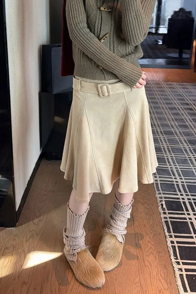 

Low Waist Slimming A-line Skirt for Women in Winter, Loose and Hanging Umbrella Skirt