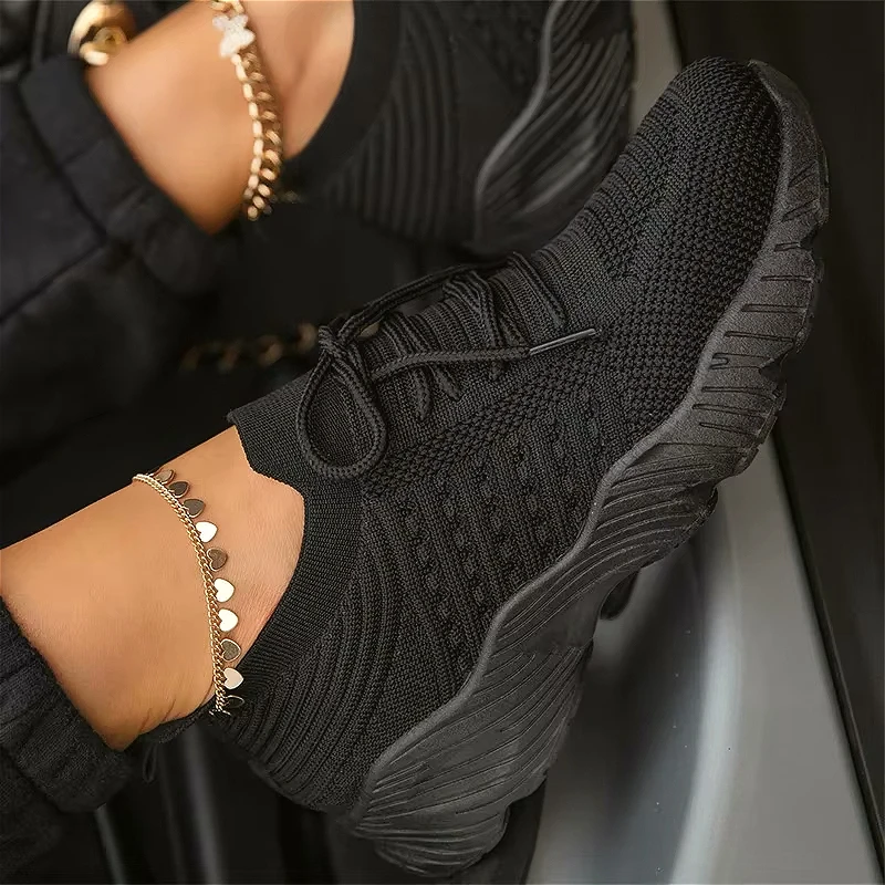 

Women's Sneakers Outdoor Breathable Mesh Shoes Women Brand Lightweight Sports Shoes Solid Color Plus Size Women Vulcanized Shoes