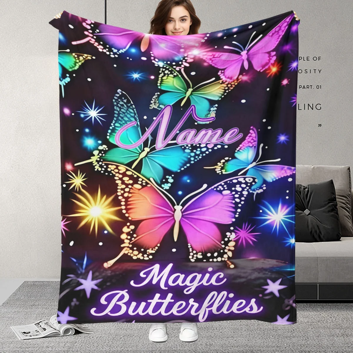 Anpassbare Flanelldecke mit Namensschmetterlingsdruck, weich und leicht, geeignet für Sofa, Bett, Camping, Wohnzimmer, Büro