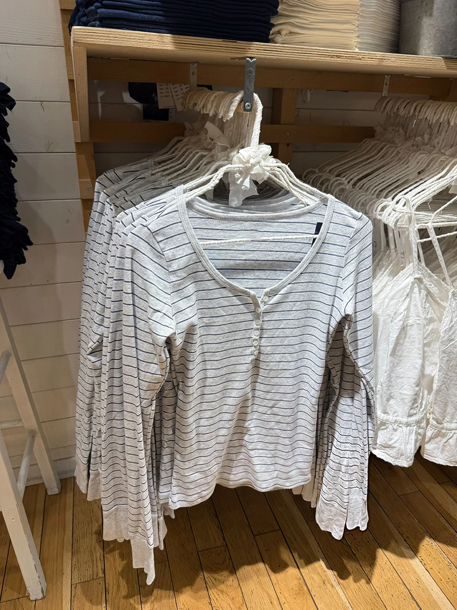 

Серая полосатая футболка с длинным рукавом и шестью пуговицами, женские хлопковые тонкие футболки с круглым вырезом, женские милые шикарные простые базовые футболки, новые