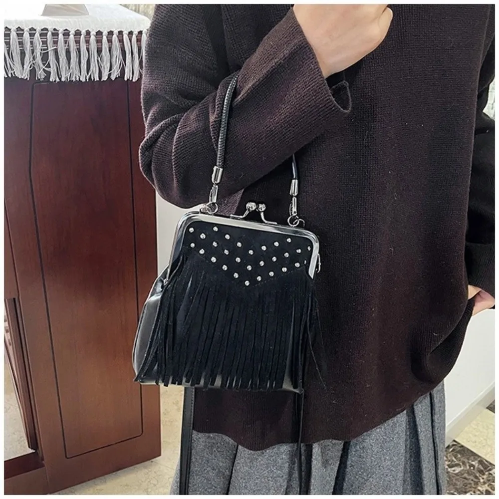 Elegante Nieten-Umhängetasche mit Quasten, vielseitige Schultertasche, lässige Handtasche für Damen – Detail 3