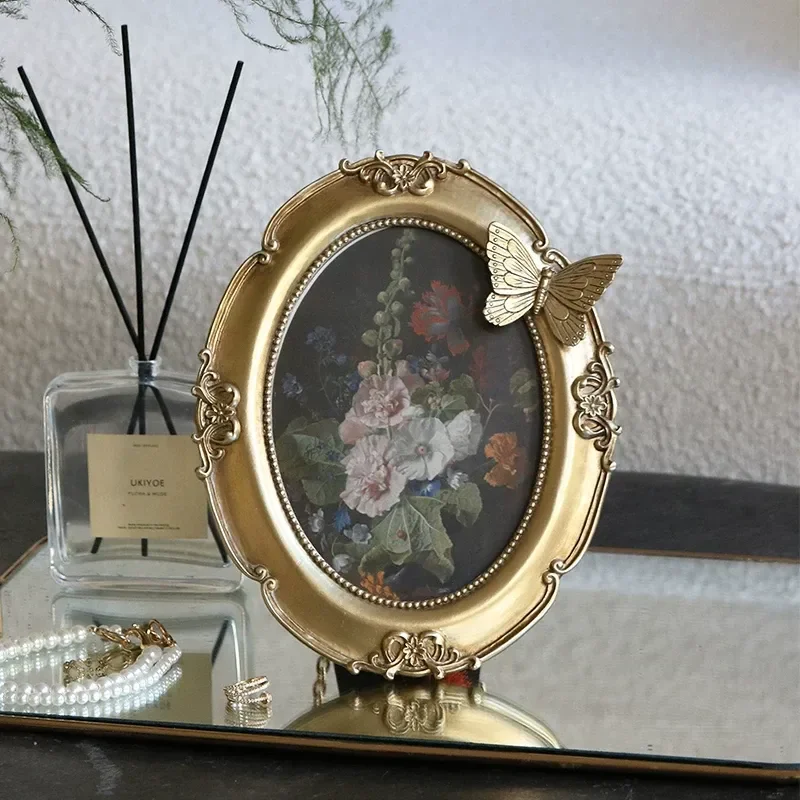French Retro 7 Inch Photo Frame Tabletop Display High End Light Luxury Oil Painting Style Butterfly Ornament American Wall
