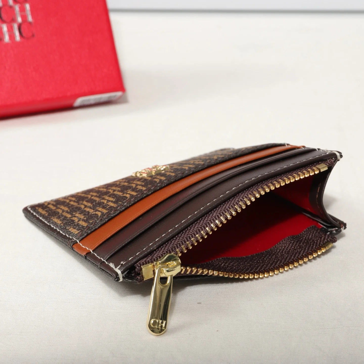 Thumbnail 4 - #50 Womens Wallets Comparison Guide