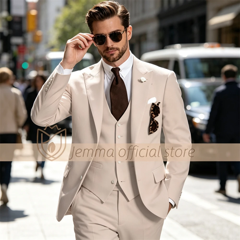 

Men's 3-Piece Tailored Peak Lapel Suit, 3-Pocket Blazer, Vest & Trousers for Special Occasions & Formal Receptions