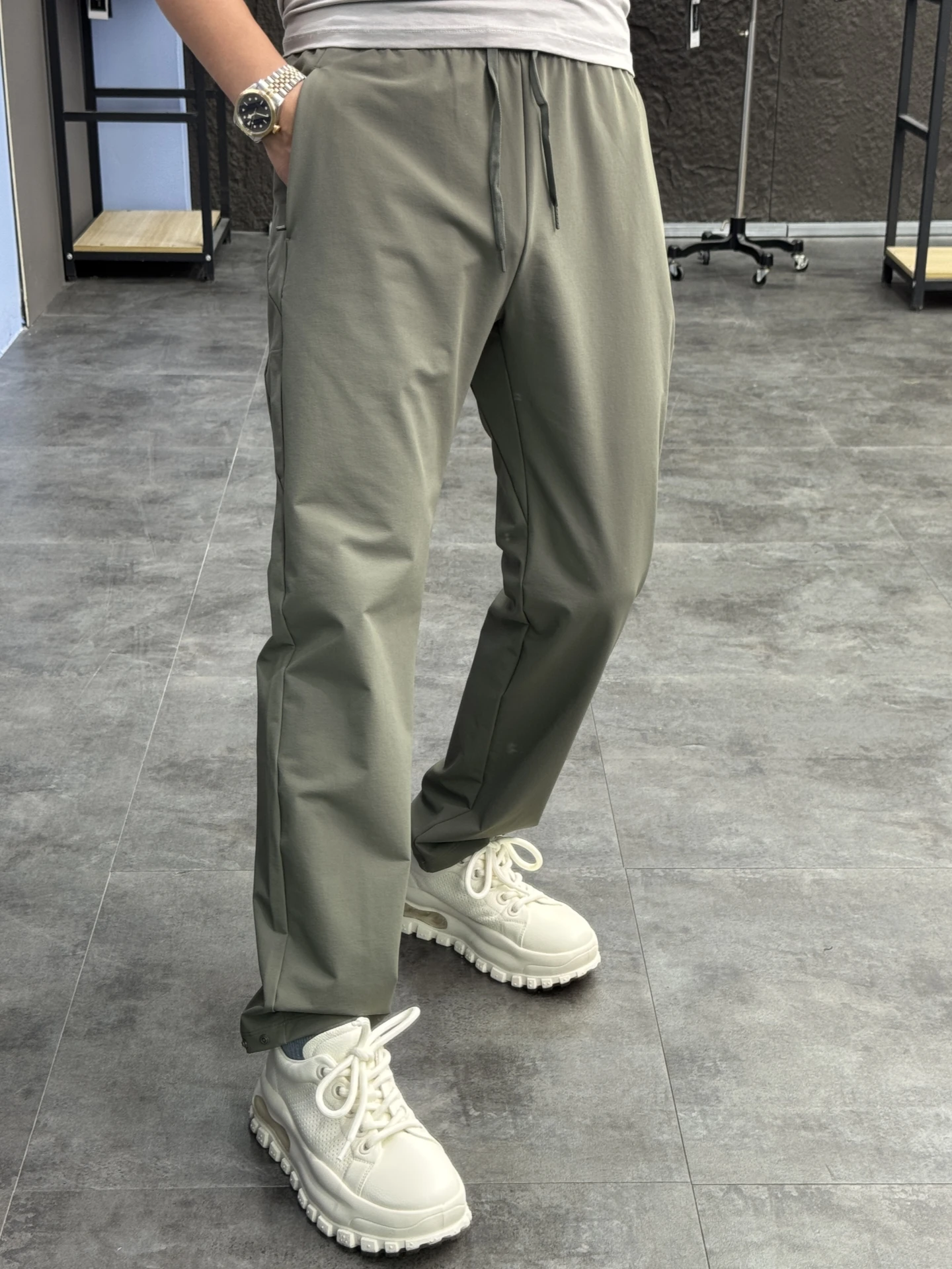 

Svip Xiong 4200, уличные водонепроницаемые мужские удобные повседневные брюки с прямыми штанинами, осенний сезон, однотонные брюки для отдыха...