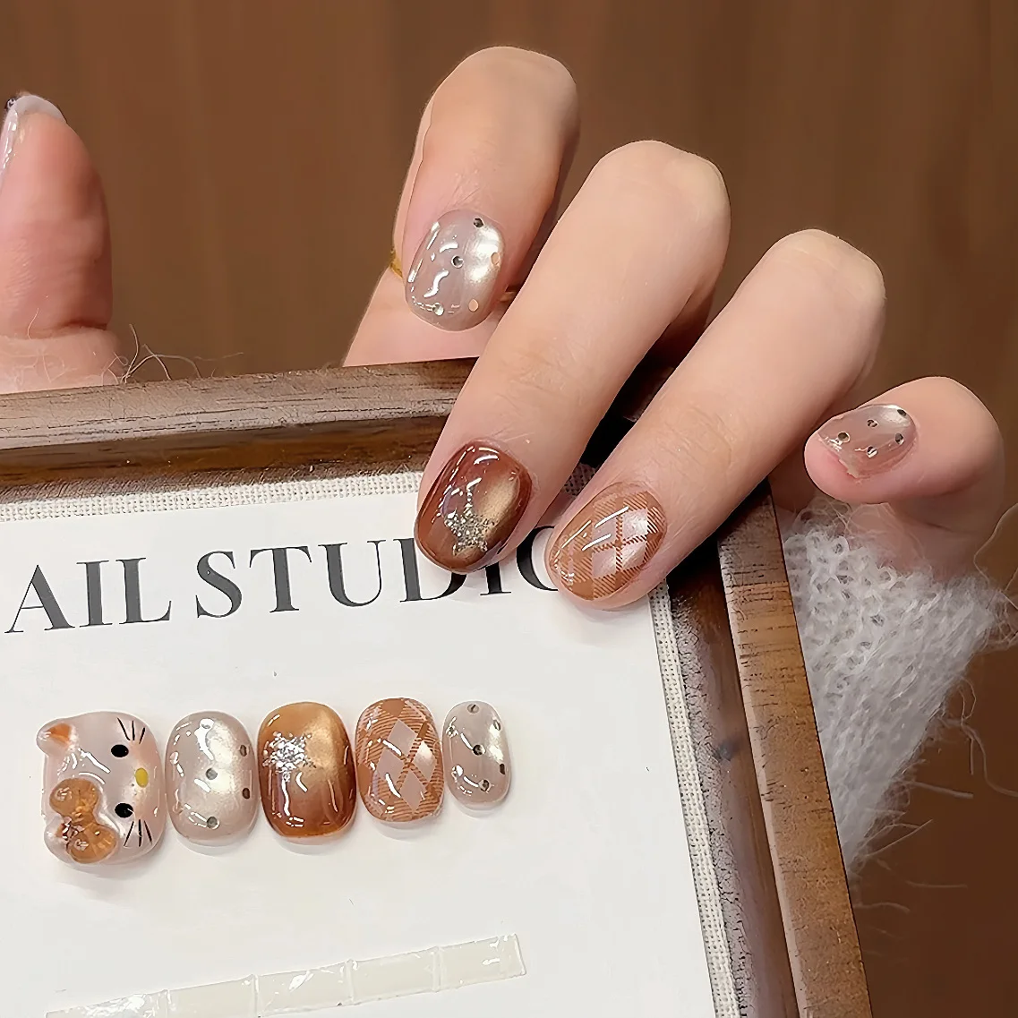 

10PCS Summer BrownThe Polka Dot Cat's Eye Short Nail Art Hello Kitty Cute Notes Handmade Acrylic Fake Nail Gift