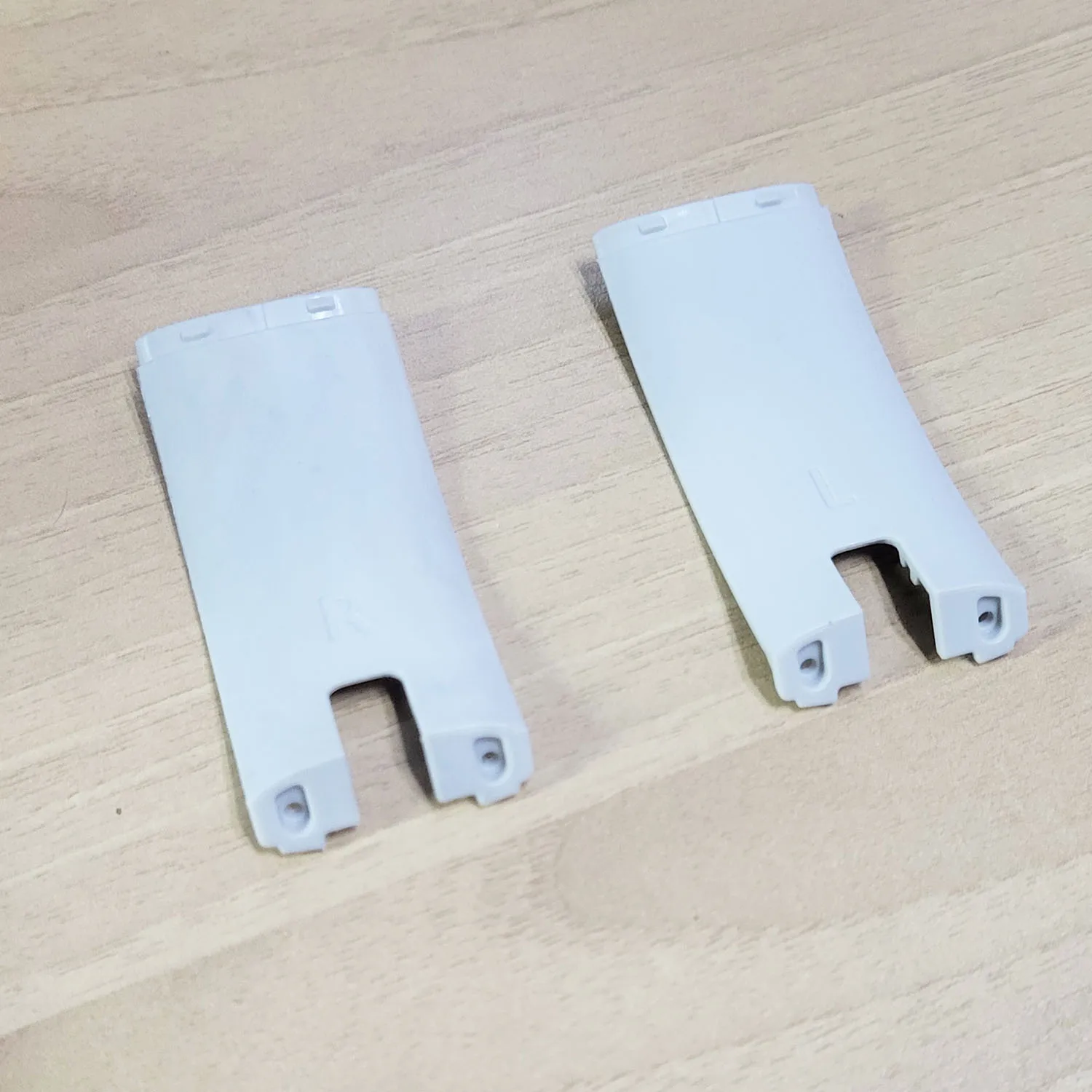 Plastikowy wewnętrzny wspornik do słuchawek bezprzewodowych Skullcandy Crusher EVO, części zamienne do pałąka, części fabryczne. — zdjęcie produktu 2