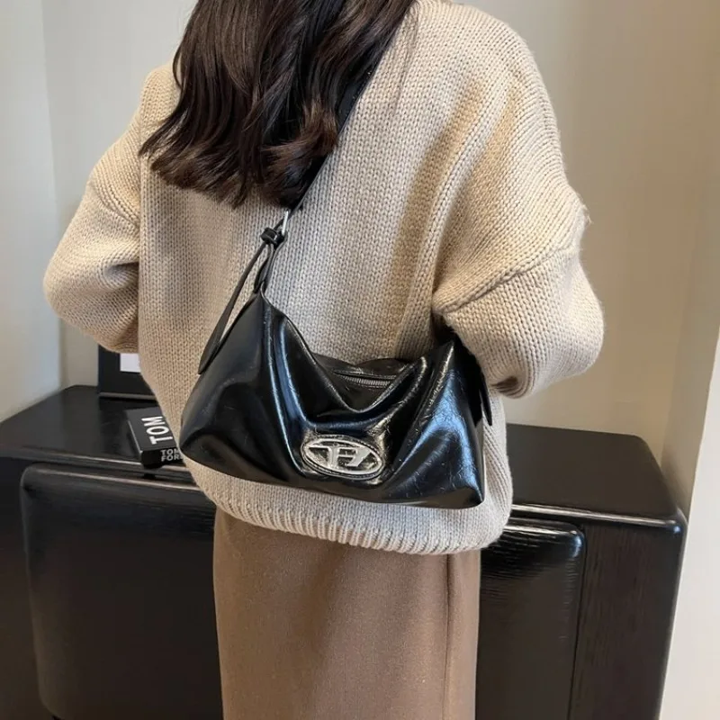 

Women Handbag Fashion Underarm Bag Cute Pillow Bag Design For School Campus Style And Students
