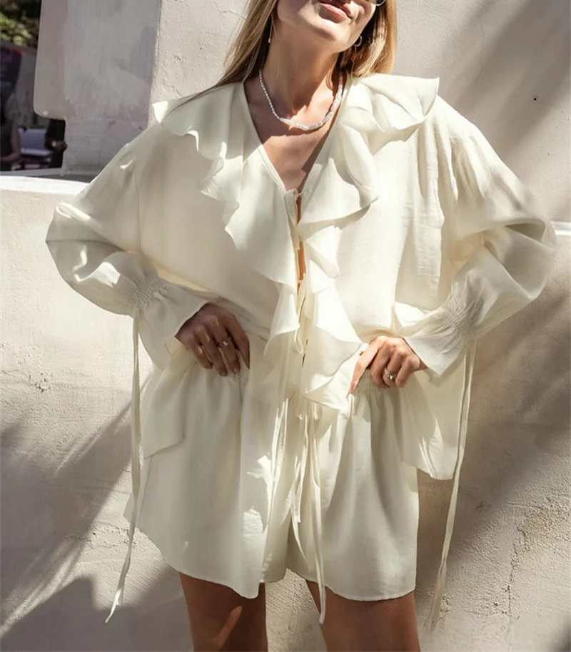 

Свободная блузка с рюшами и шортами, комплект женской рубашки с v-образным вырезом и длинными рукавами, женские рубашки 2025 года, уличная модная уличная одежда