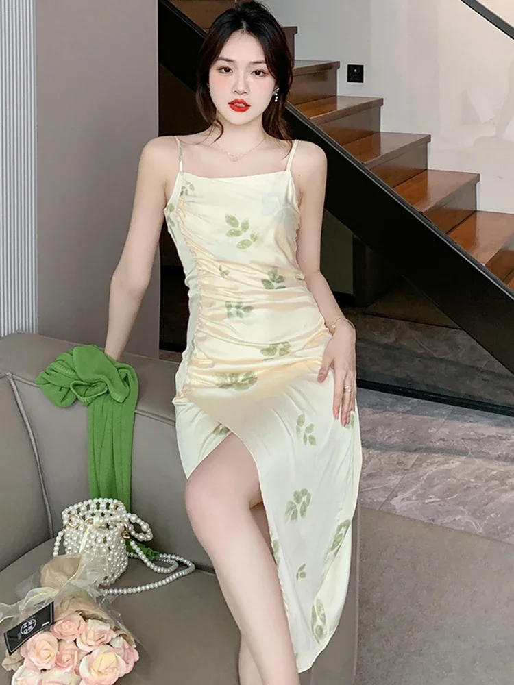 Été imprimé Satin Chic plissé moulante fronde robe mi-longue femmes élégant décontracté maison robe 2025 coréen moulante Festival robe de bal