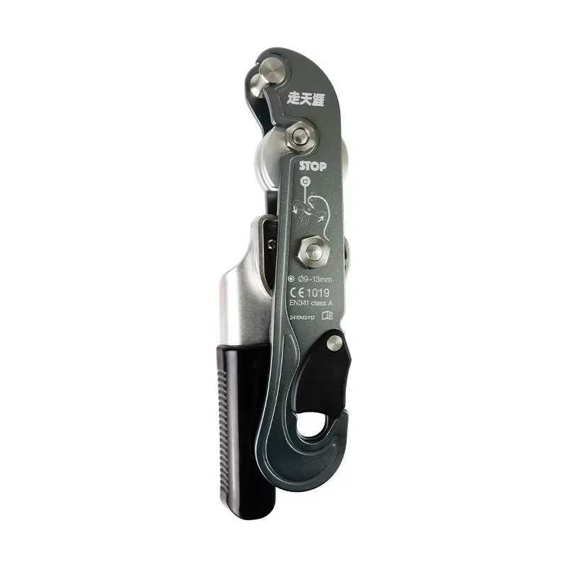 Outdoor Climbing Rappelling Equipment Hand Operated Descender With Safety Rope For Controlled Descent