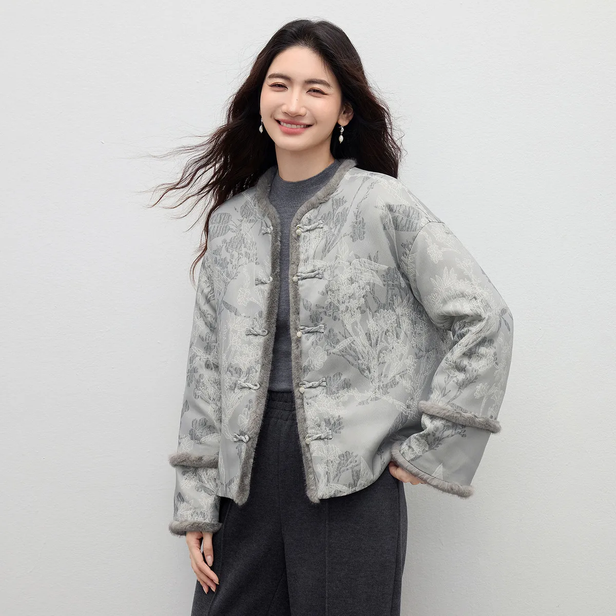SENTUBILA Women's Chinese Style Crew Neck Jacket 2026 Winter Button Jacquard Warm Filled Coat Gray Casual Clothing 154MI4054