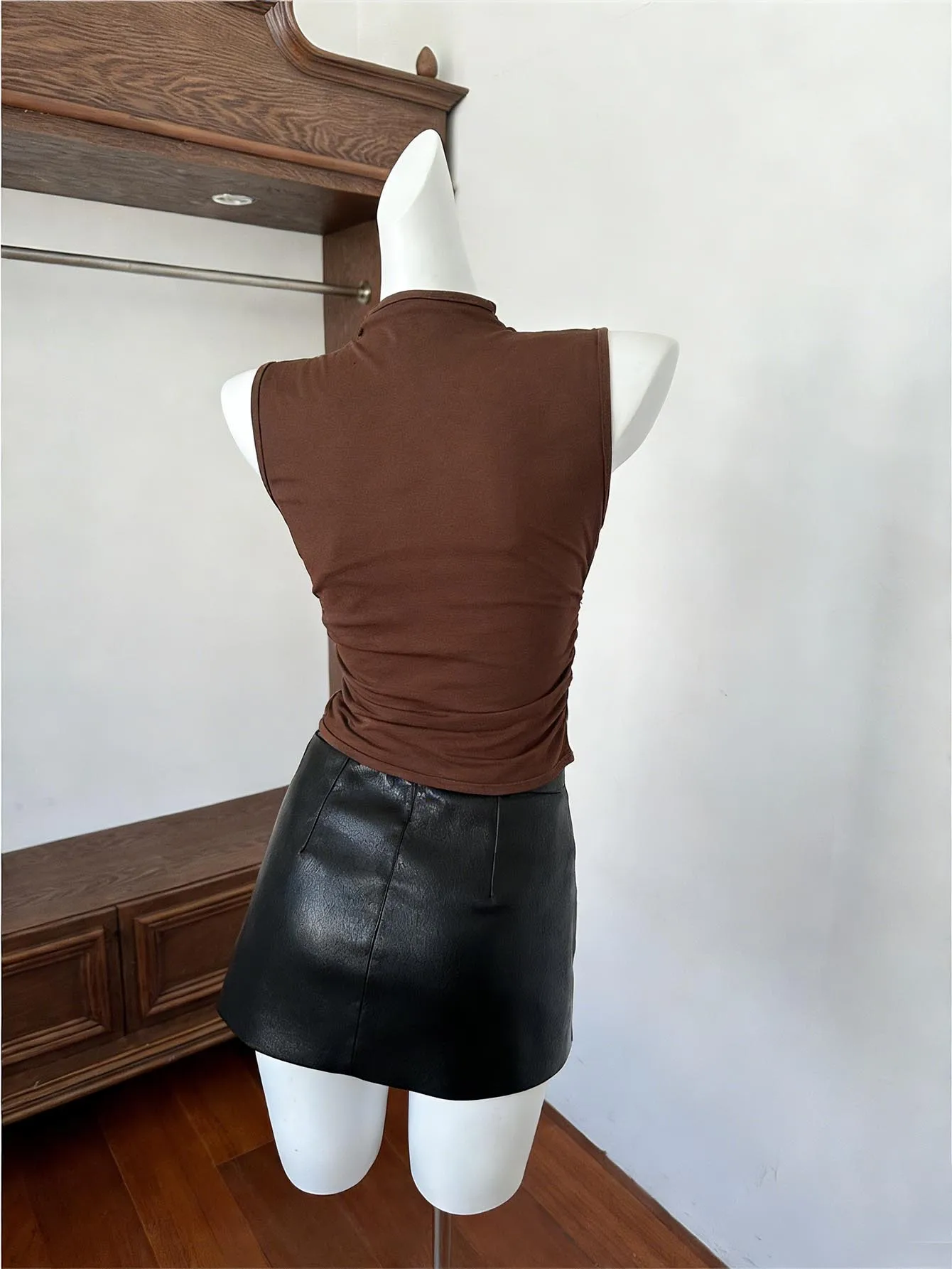 Cross border women's summer solid color stand up collar pleated slim fit sleeveless vest top from Europe and America
