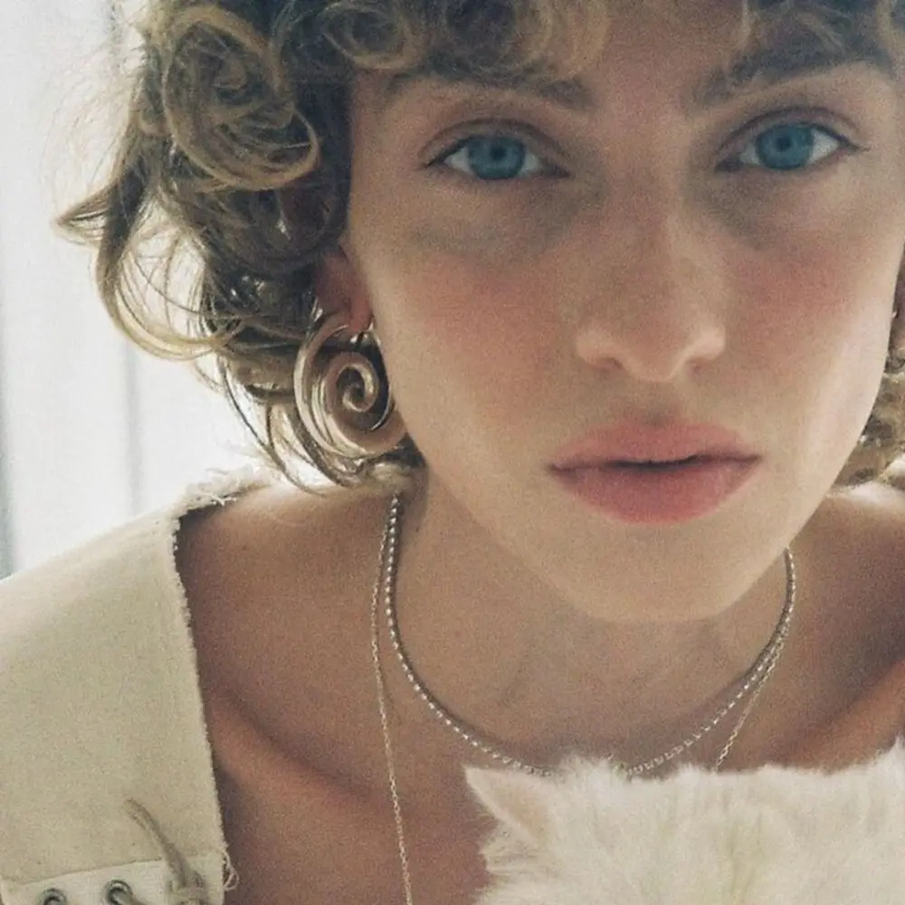 

Fashion Stainless Steel Spiral Hoop Earrings Unusual Anti Allergic Jewelry Party Gift Waterproof Exquisite Stud Earring