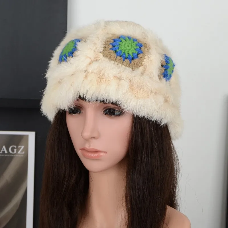 The fluffy hat is cute and warm fisherman versatile can show off your face small bucket basin