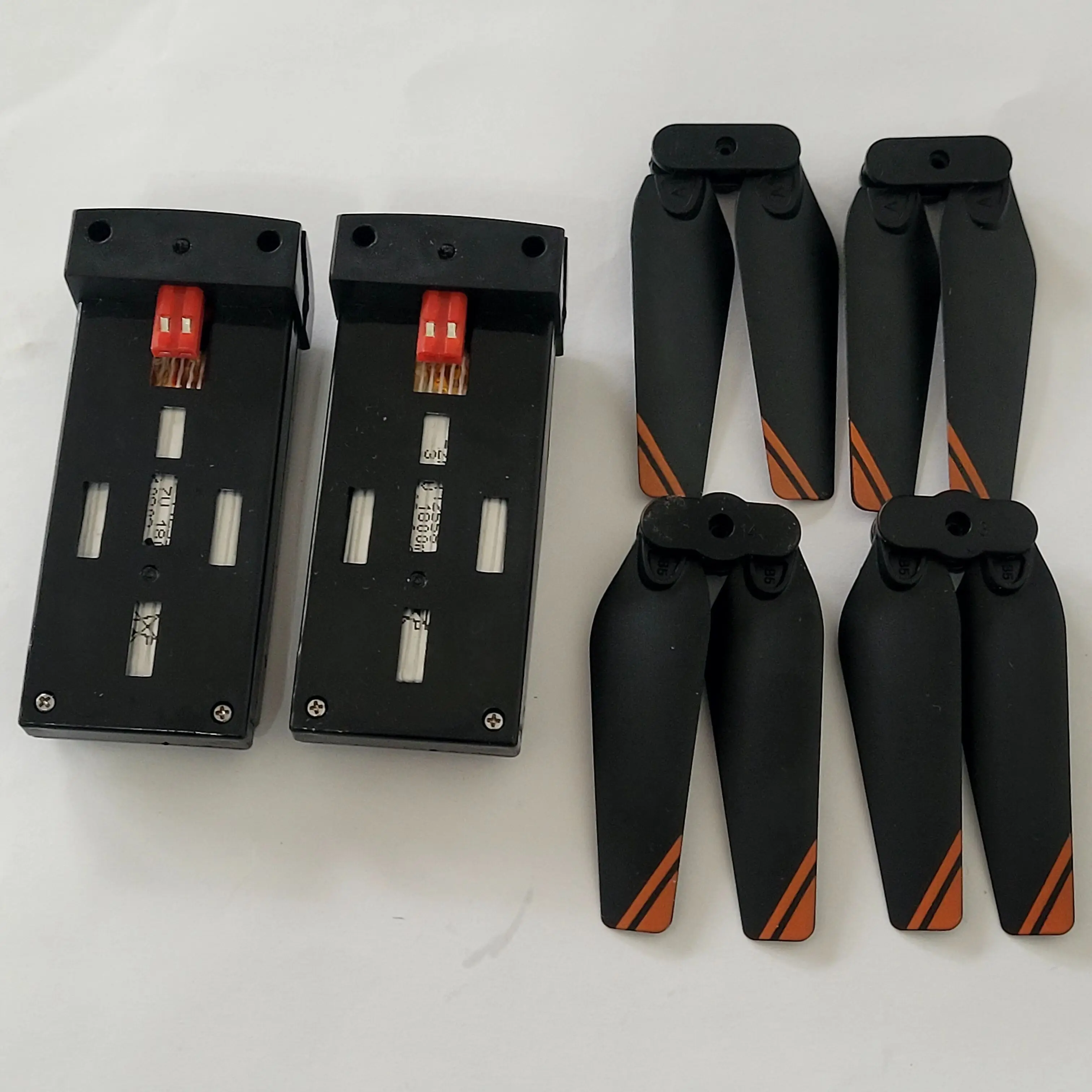 K101 MAX Drone Spare Part Kit K101MAX Propeller Props Maple Leaf and 2PCS Battery 3.7V 1800mAh Lipo Battery Accessory