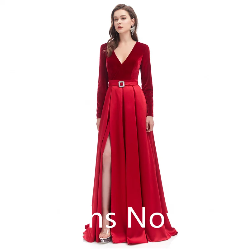 Red velvet Long Mother Of Bride Dresses With Long Sleeves V Neck Satin Simple Women Formal Evening Party Dress For Wed