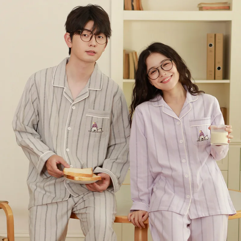 

New autumn and winter couple pajamas made of pure cotton and brushed, casual and simple men's and women's outdoor home wear