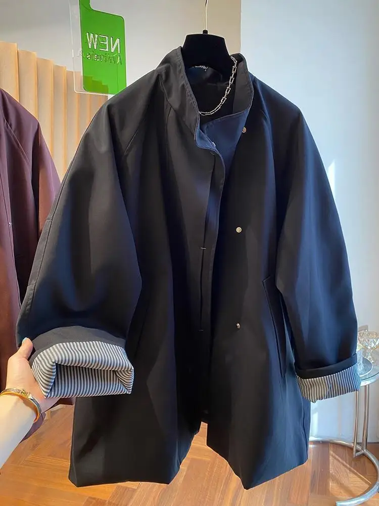 

Корейская мода женская черная однобортная универсальная ветровка пальто на осень 2023 новый красный праздничный свободный плащ повседневный