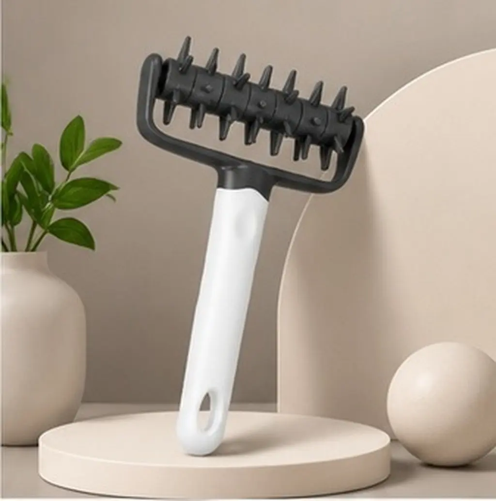 Pizza Hole Puncher Dough Roller Ergonomic Kitchen Tool for Baking Pizza Pastry Crust Spike Roller Kitchen Tool