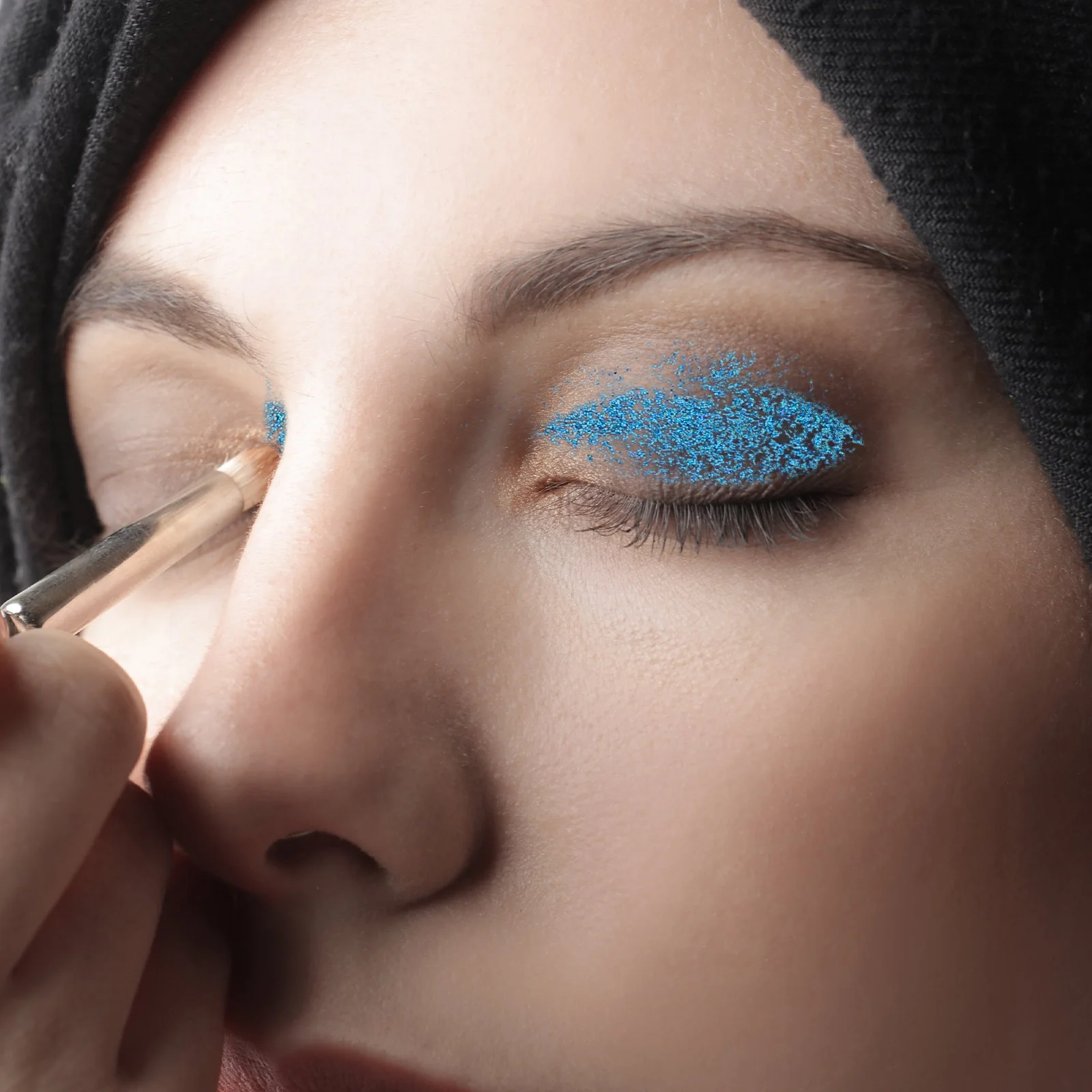 1pc グリッターアイシャドウプレートブルーシマーパウダー長期的な明るいメイクアップパーティーナイトクラブスパークルアイシャドウ女性