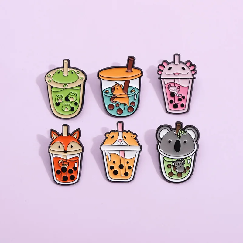 Broches de Esmalte de Animales Adorables con Temática de Té de Burbujas: Rana, Axolotl, Capibara, Zorro, Hámster, Koala, y Tazas de Boba de Dibujos Animados. Joyería y Regalo.