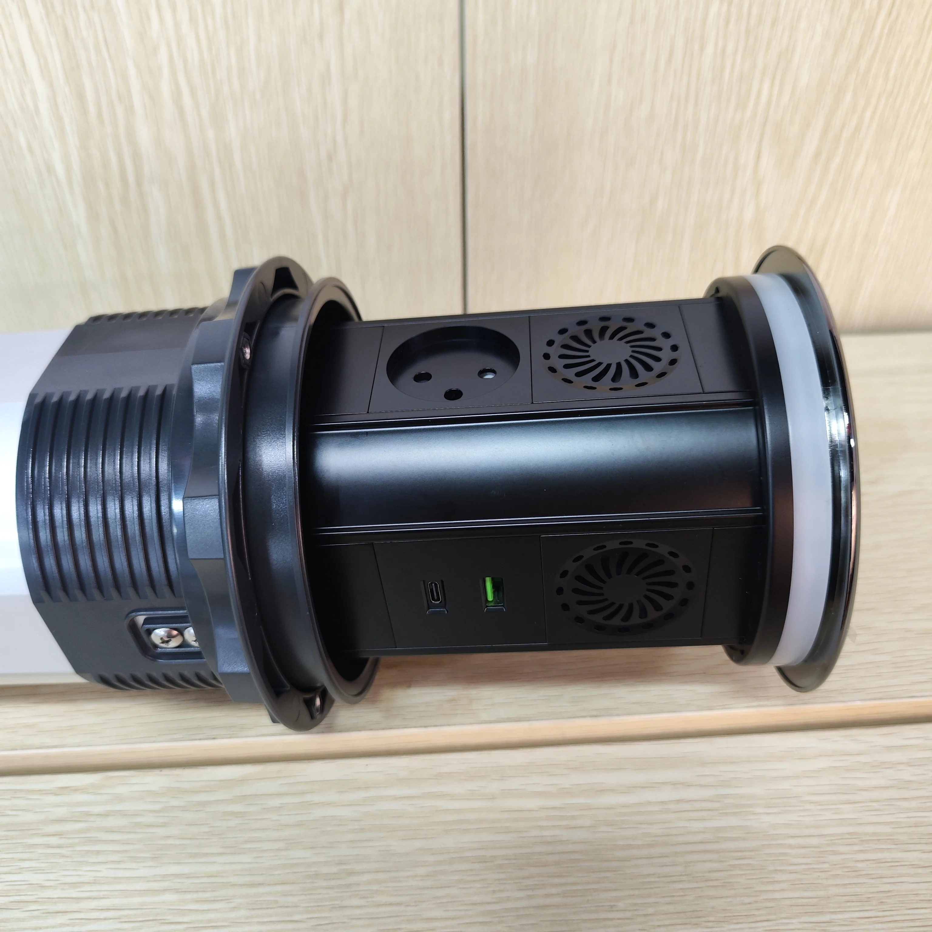 

Израильская розетка IP65 WIFI для умного дома, офиса, кухни, моторизованная розетка/выдвижная башенная розетка с беспроводной зарядкой и динамиком