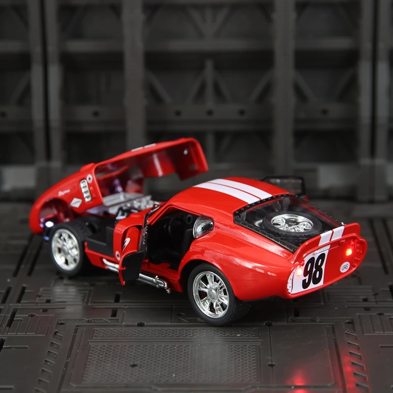 1:32 simulação Ford Shelby Cobra modelo de carro em liga metálica, portas e capô do motor, porta-malas pode ser aberto, ornamentos de supercar