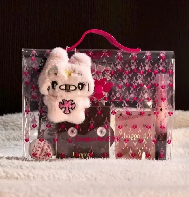 haggard-makeup-gift-set-eyeshadow-blush-lipstick-complete-cosmetic-kit-holiday-present-gift-for-women