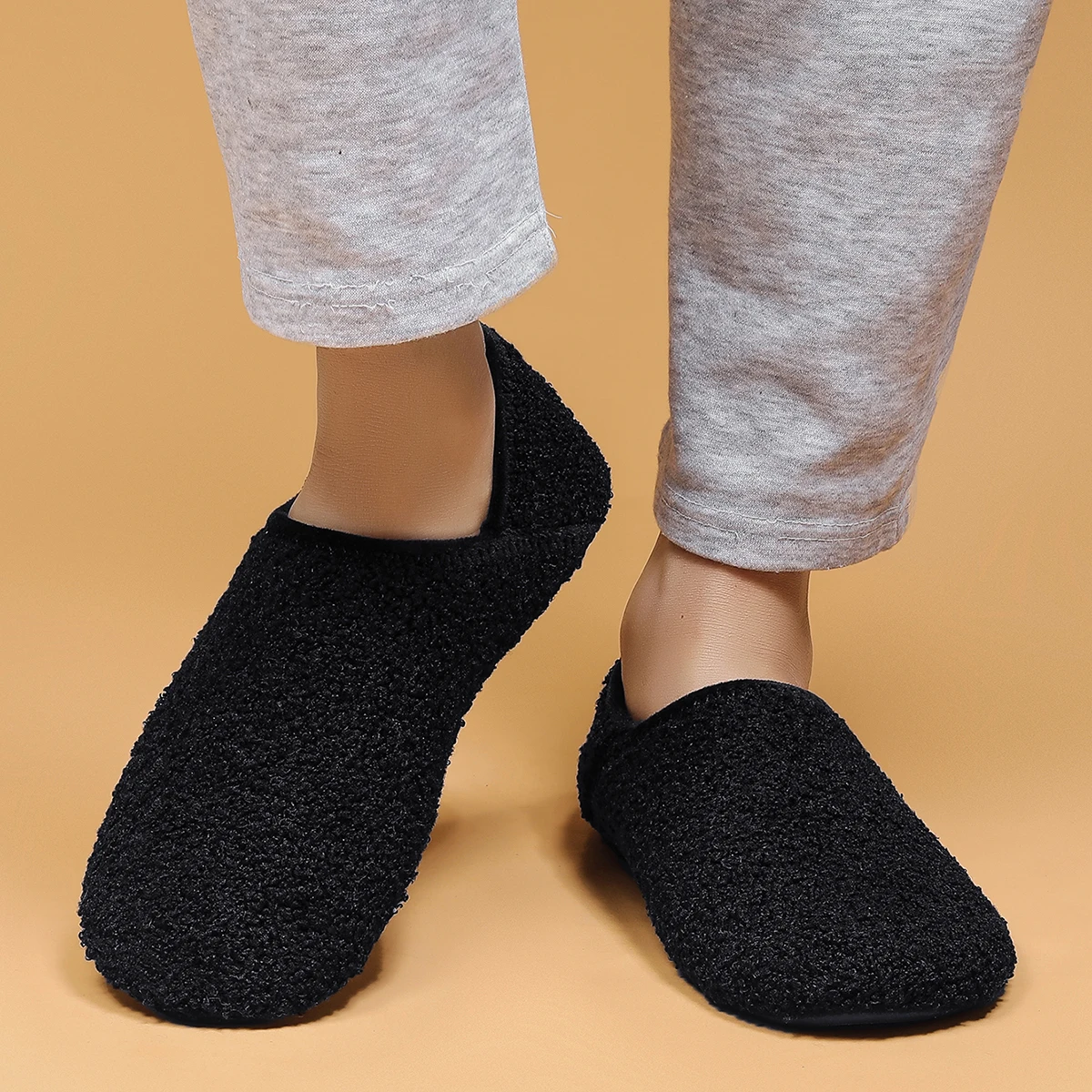 Indoor-Hausschuhe, Herren-Hausschuhe, Freizeitschuhe mit weichen Sohlen, rutschfeste, leichte Fleece-Baumwollschuhe