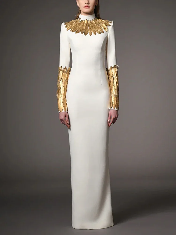 

2025 New Long Sleeve Gold Feathers Patchwork Maxi Dress Women White O Neck Back Split Slim Dresses Evening Party Gowns