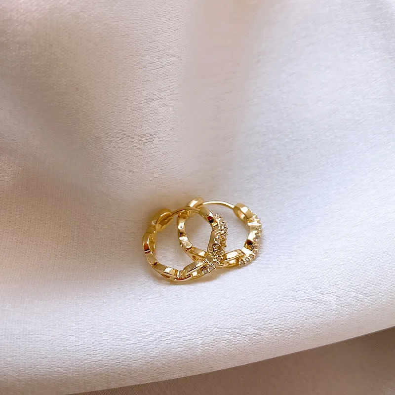 Luxuriöse, vollbesetzte Zirkon-Ketten-Huggie-Ohrringe für Damen, vergoldet, elegante Hängeohrringe, Party-Modeschmuck – Detail 11