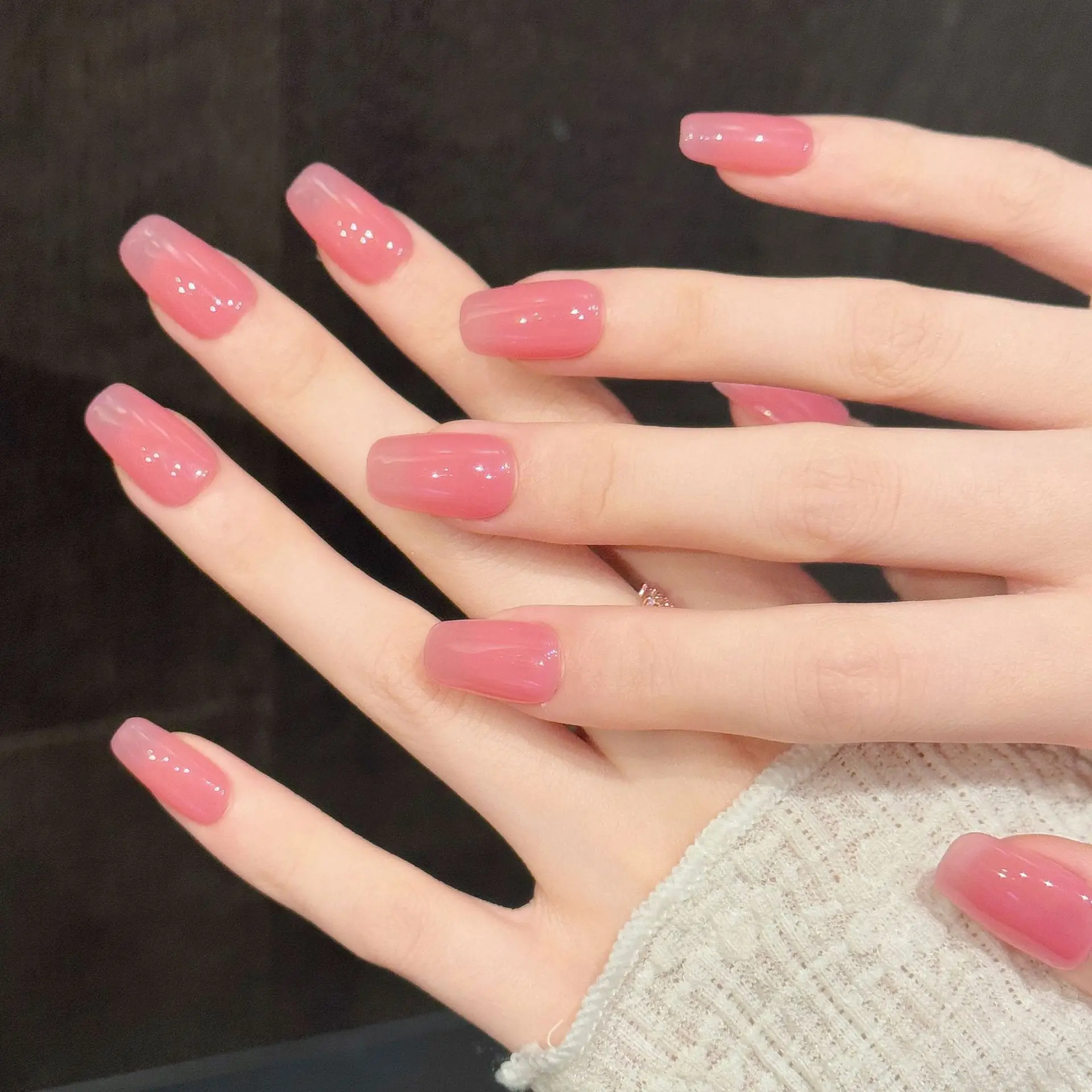 

10 шт. коротких накладных ногтей ручной работы, красно-розовые, однотонные, с дизайном в стиле красной фасоли, усовершенствованные искусственные ногти, готовые к носке, для девушек.