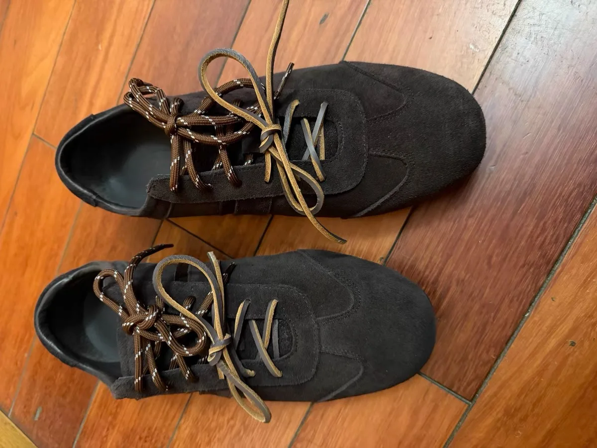 

Мужские и женские кроссовки для ходьбы и походов: удобная и универсальная обувь унисекс для активного отдыха, прогулок и повседневной носки.