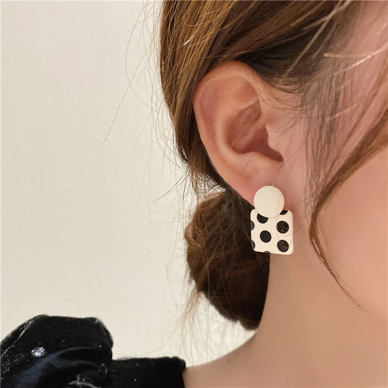 Korean Trendy Geometric Square Black White Polka Dot Drop Earrings Unique Design Asymmetric Enamel Ear Jewelry New Year Gift