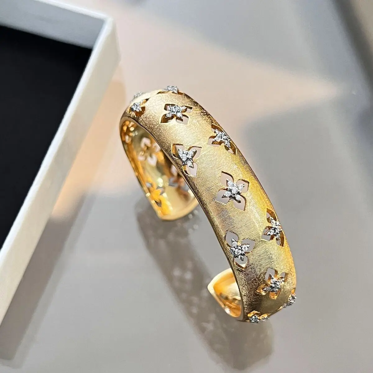 Thumbnail 4 - #38 Best Selling Gold-Plated Bracelets