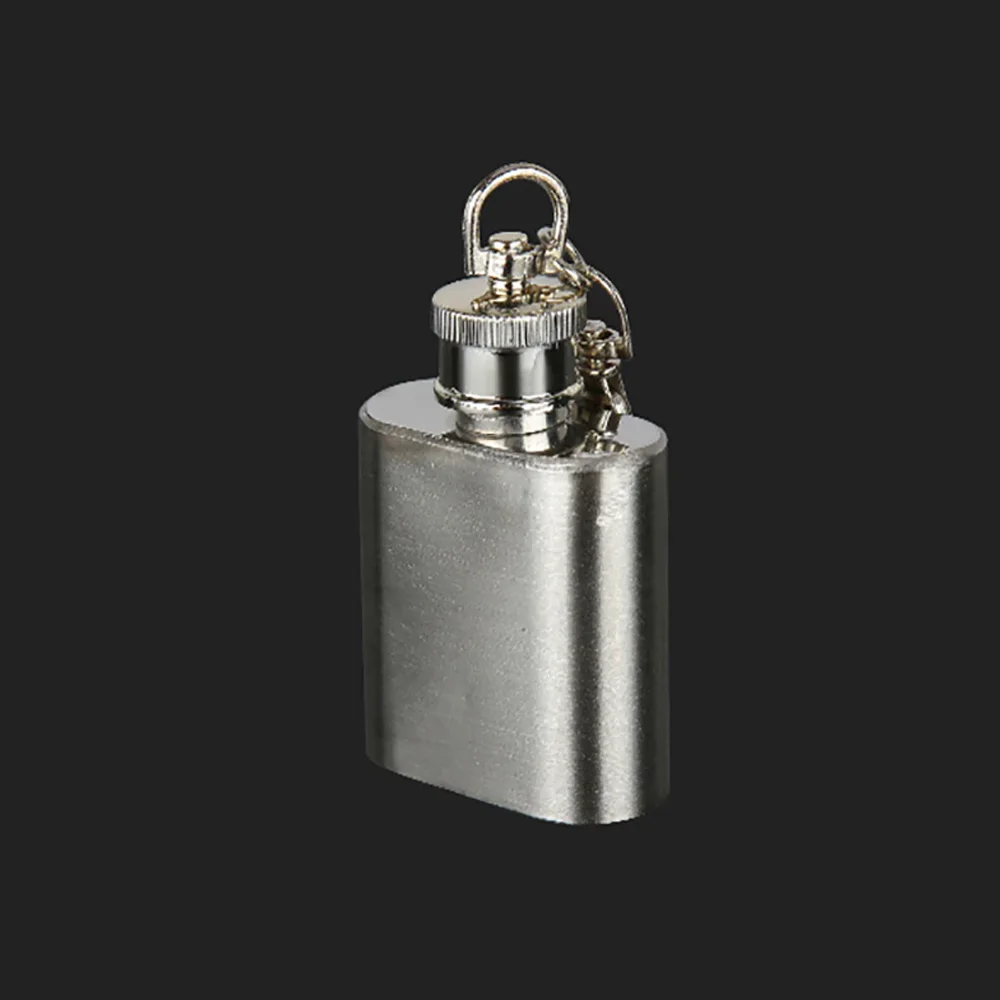 1pcs Stainless Steel Wine Jug Small Wine Jug Portable Outdoor Camping Flat Metal Wine Jug with Key Chain Wine Bottle