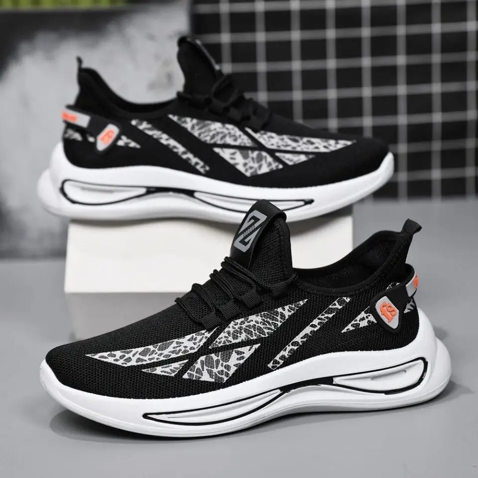 Low cut Lightweight Running Shoes Men's Casual Shoes Korean Edition Trendy Sneakers 2026 Summer Flying Weaving Mens Sports Shoes