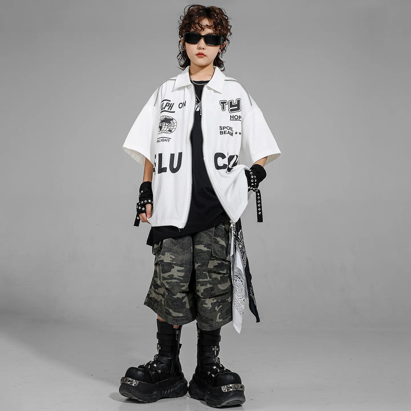 

Детская одежда в стиле хип-хоп Kpop, белая рубашка на молнии с буквами, камуфляжные шорты-карго, средние брюки для девочек и мальчиков, костюм для джазовых танцев, одежда