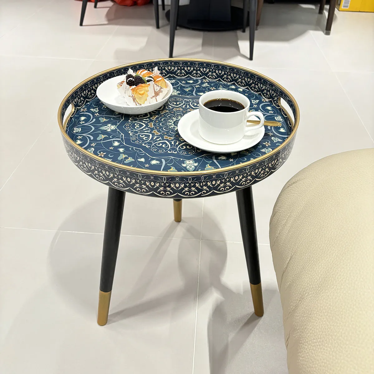 Bohemian Pattern Round Tray Top Accent Side Table, Small Portable Coffee Table for Bedroom Balcony Sofa Side Decorative Furnitur