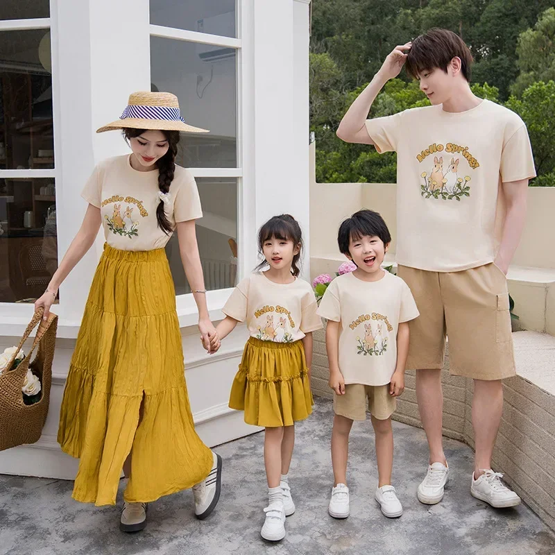 2024 Family Brother Sister Matching Outifits Couple Look Clothes Dad Son T Shirts Mom Daughter Shirts Two Piece Sets Vacation